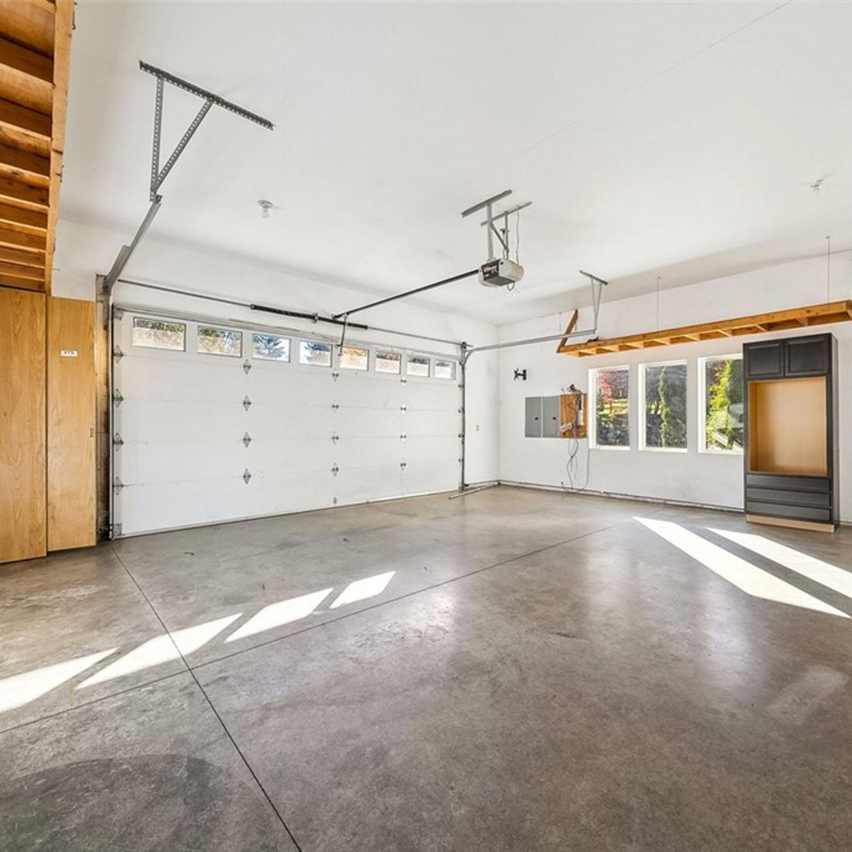 Secluded Rambler on 1.7 Acres in Buckley — photo 8